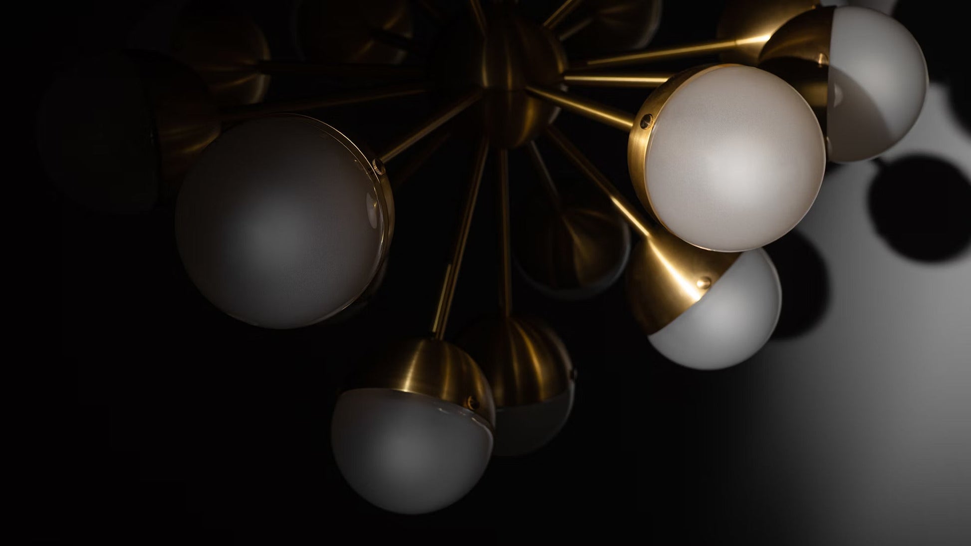 SCHWUNG Molecule Spark Oval 17 Chandelier - Echo Dining