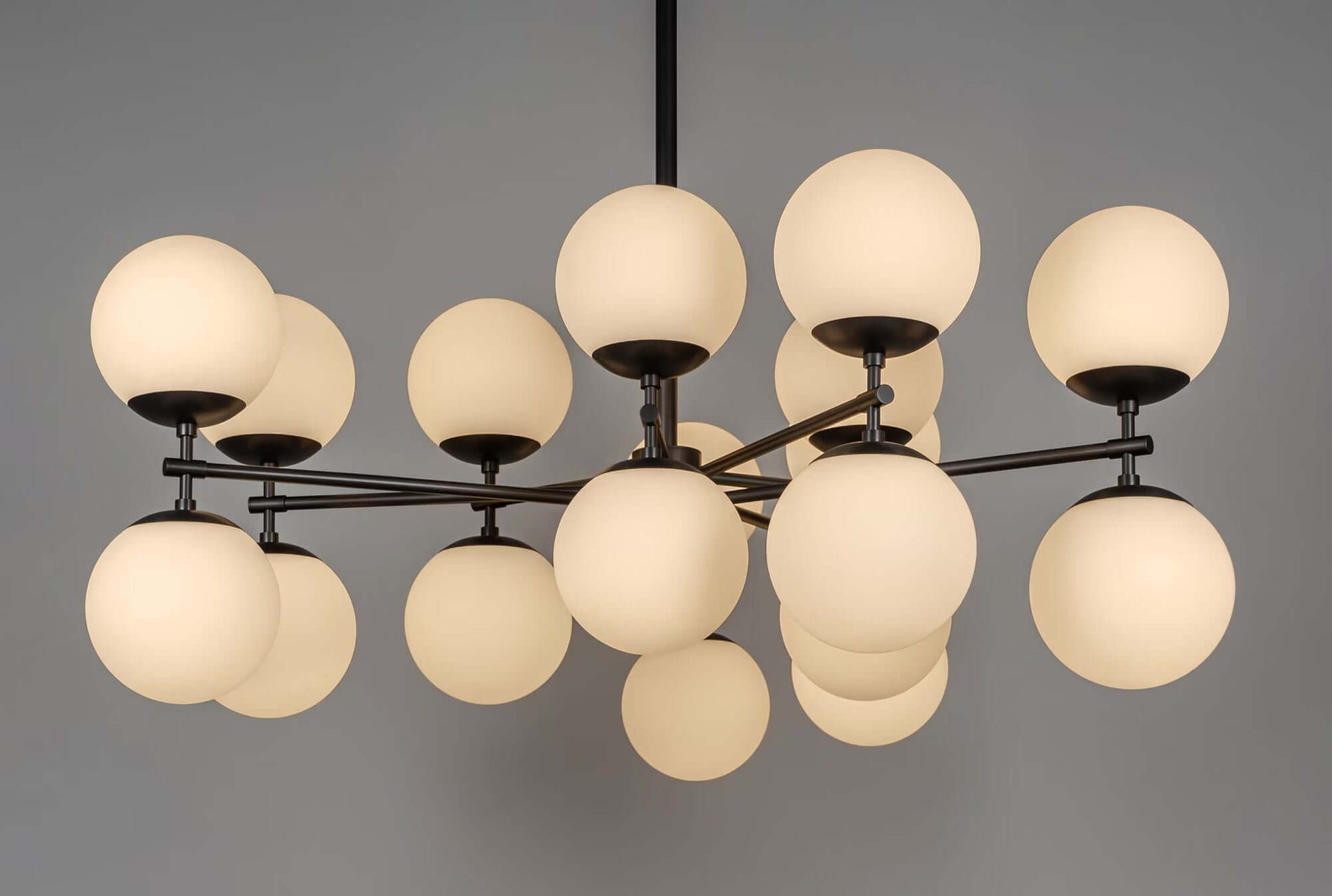 SCHWUNG Zodiac Chandelier - Echo Dining