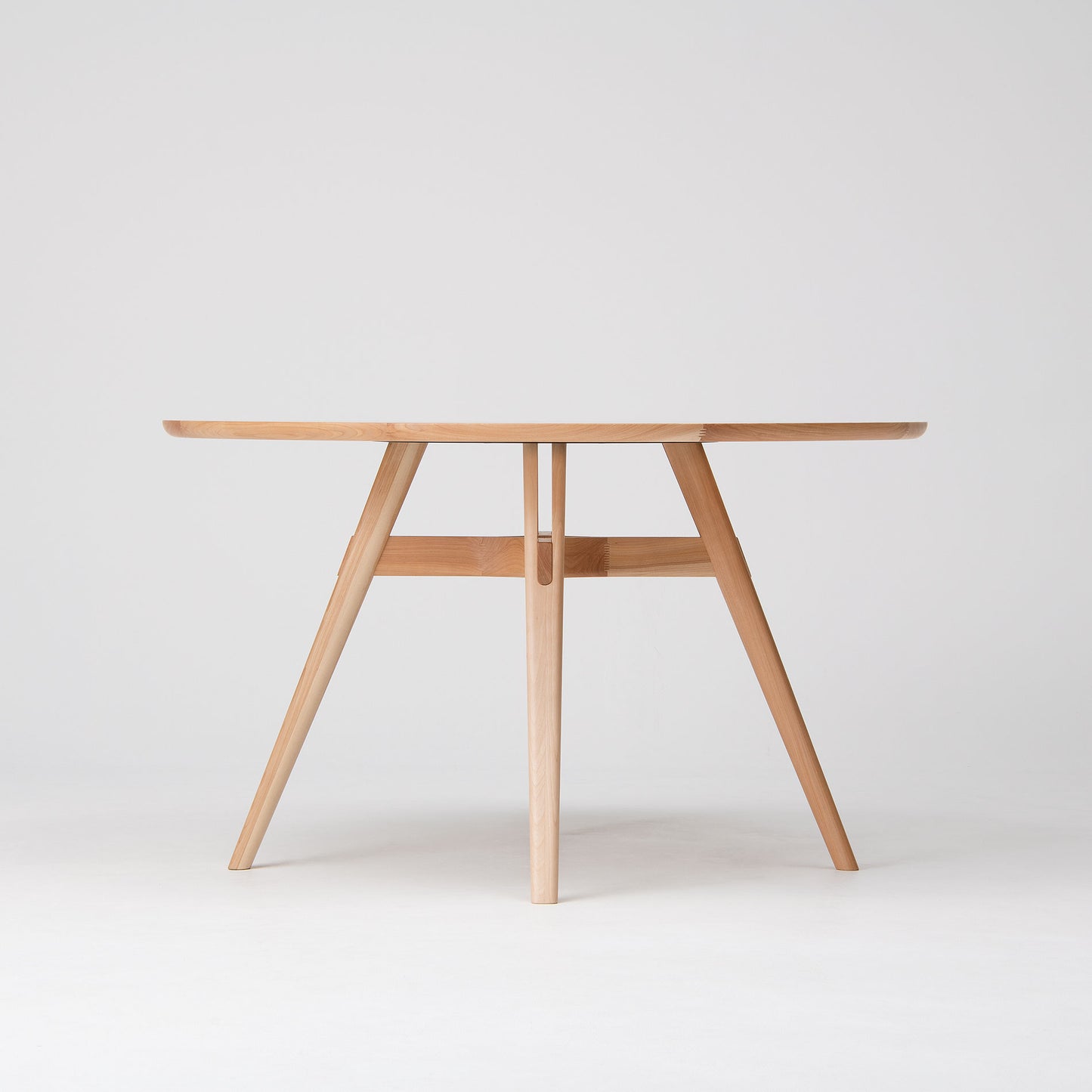 CONDEHOUSE Yon Round Dining Table