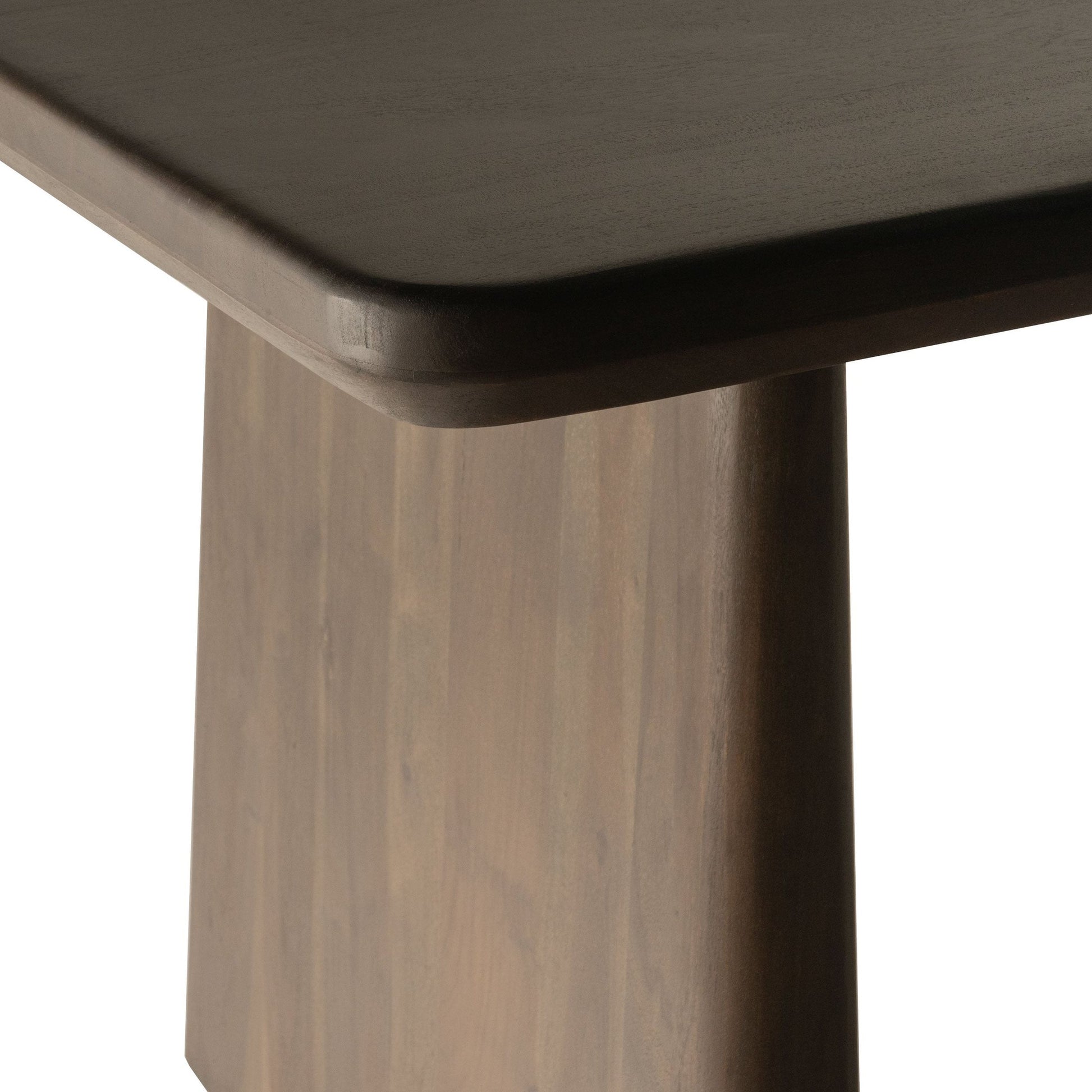 Close-up of rounded corners and smooth walnut Close-up of the table top rounded corners and smooth walnut finish.